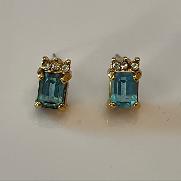 Jewelry - Elegant Gold and Blue Topaz Stud Earrings